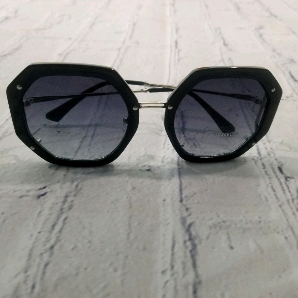 Black sunglasses